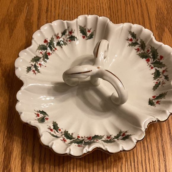 Holly Yuletide Serving Bundle (set of 3) - Picture 2 of 14